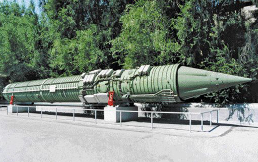 <span style="color: #0097E3;font-size: 13px;font-weight: 600;line-height: 1.8;">26 грудня, 1979</span> </br><span style="line-height: 1.2!important;font-size: 16px;line-height: 36px;">Перший пуск командної ракети 15А11 (SS-17) системи «Периметр»</span>