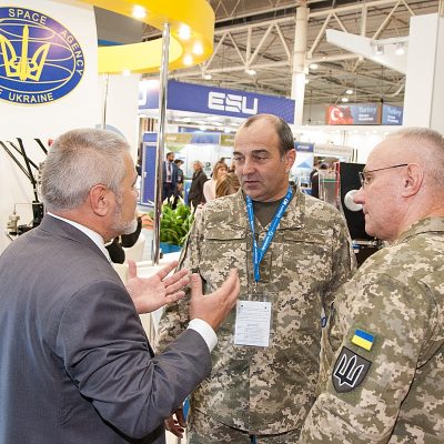 «ОРУЖИЕ И БЕЗОПАСНОСТЬ»: ЭКСПОЗИЦИЮ КБ «ЮЖНОЕ» ПОСЕТИЛИ ПРЕДСТАВИТЕЛИ ВОЕННЫХ ВЕДОМСТВ