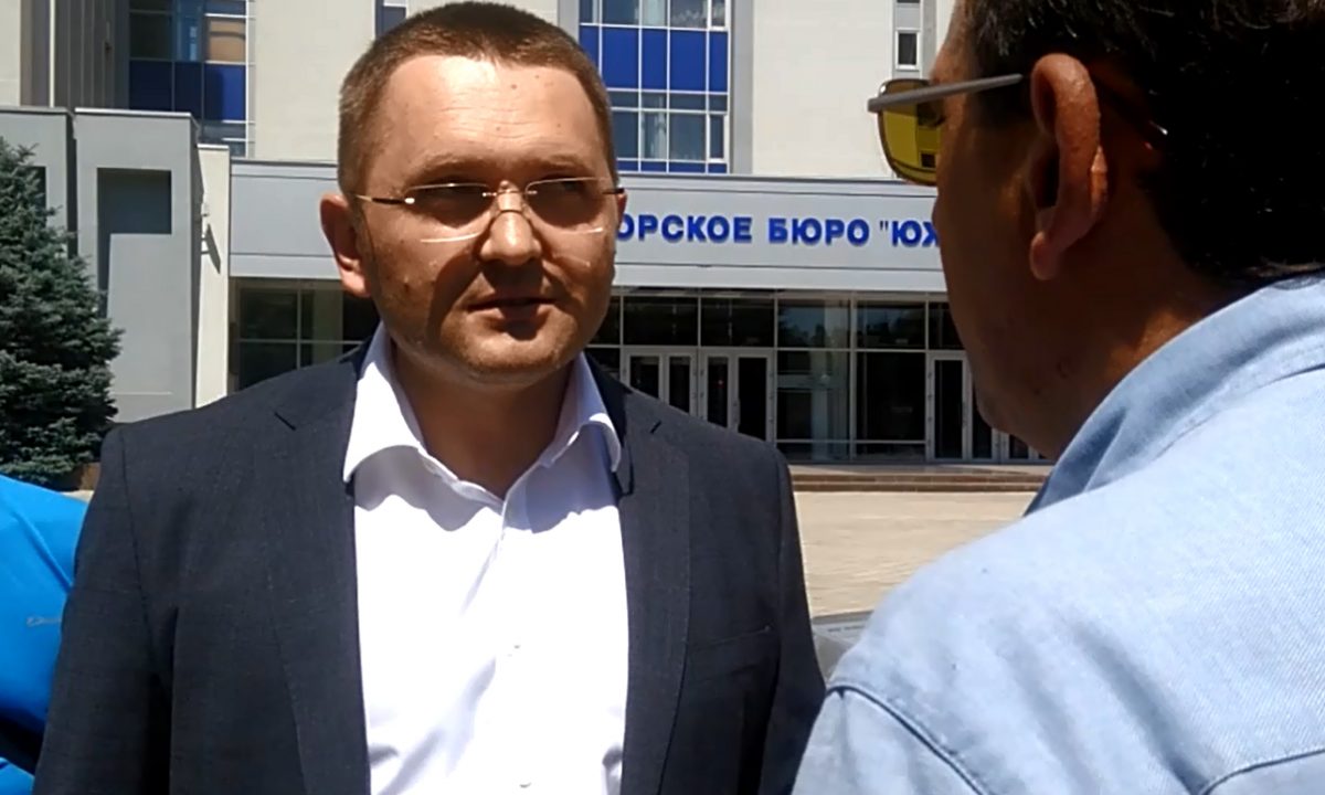 НЕСПОДІВАНИЙ ВІЗИТ ГОЛОВИ ДКАУ САБАДОША В КБ “ПІВДЕННЕ”
