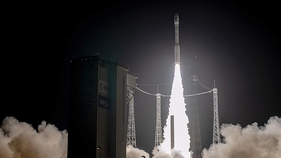 РН VEGA С УКРАИНСКИМ ДВИГАТЕЛЕМ ЧЕТВЁРТОЙ СТУПЕНИ ВЫВЕЛА НА ОРБИТУ КОСМИЧЕСКИЙ АППАРАТ PRISMA