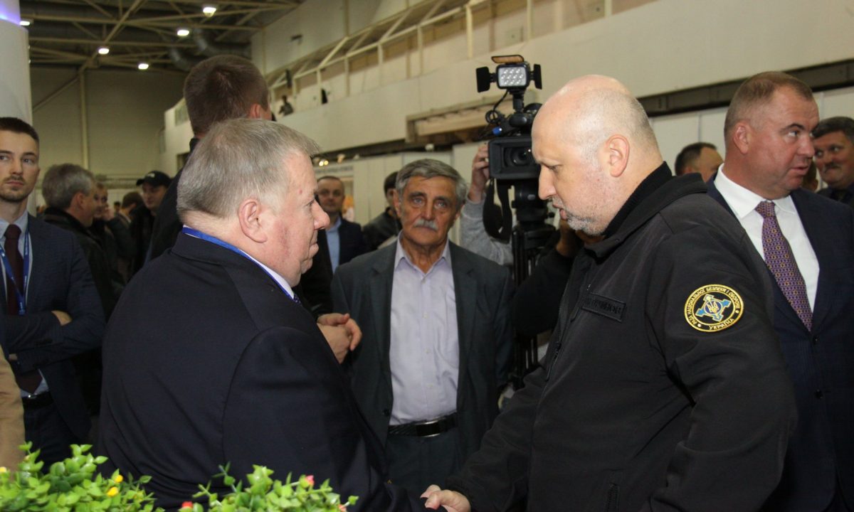 ХI МІЖНАРОДНИЙ АВІАКОСМІЧНИЙ САЛОН «АВІАСВІТ-ХХІ» І XV МІЖНАРОДНА СПЕЦІАЛІЗОВАНА ВИСТАВКА «ЗБРОЯ ТА БЕЗПЕКА – 2018» ПРОДОВЖУЮТЬ СВОЮ РОБОТУ