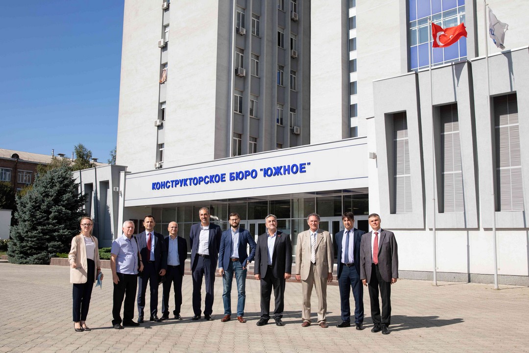 VISIT OF TURKISH SPACE AGENCY DELEGATES TO YUZHNOYE