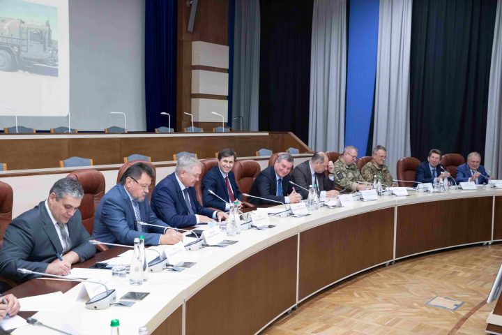 РОБОЧИЙ ВІЗИТ ВІЦЕ-ПРЕМ’ЄР-МІНІСТРА УКРАЇНИ – МІНІСТРА З ПИТАНЬ СТРАТЕГІЧНИХ ГАЛУЗЕЙ ПРОМИСЛОВОСТІ УКРАЇНИ ОЛЕГА УРУСЬКОГО ТА ГОЛОВИ ДЕРЖАВНОГО КОСМІЧНОГО АГЕНТСТВА УКРАЇНИ ВОЛОДИМИРА ТАФТАЯ ДО КБ «ПІВДЕННЕ»