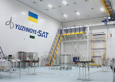 Складання та випробування космічних апаратів