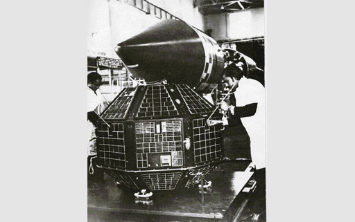 <span style="color: #0097E3;font-size: 13px;font-weight: 600;line-height: 1.8;">19 квітня, 1975</span> </br><span style="line-height: 1.2!important;font-size: 16px;line-height: 36px;">Виведено на орбіту перший індійський супутник «Аріабхата»</span>